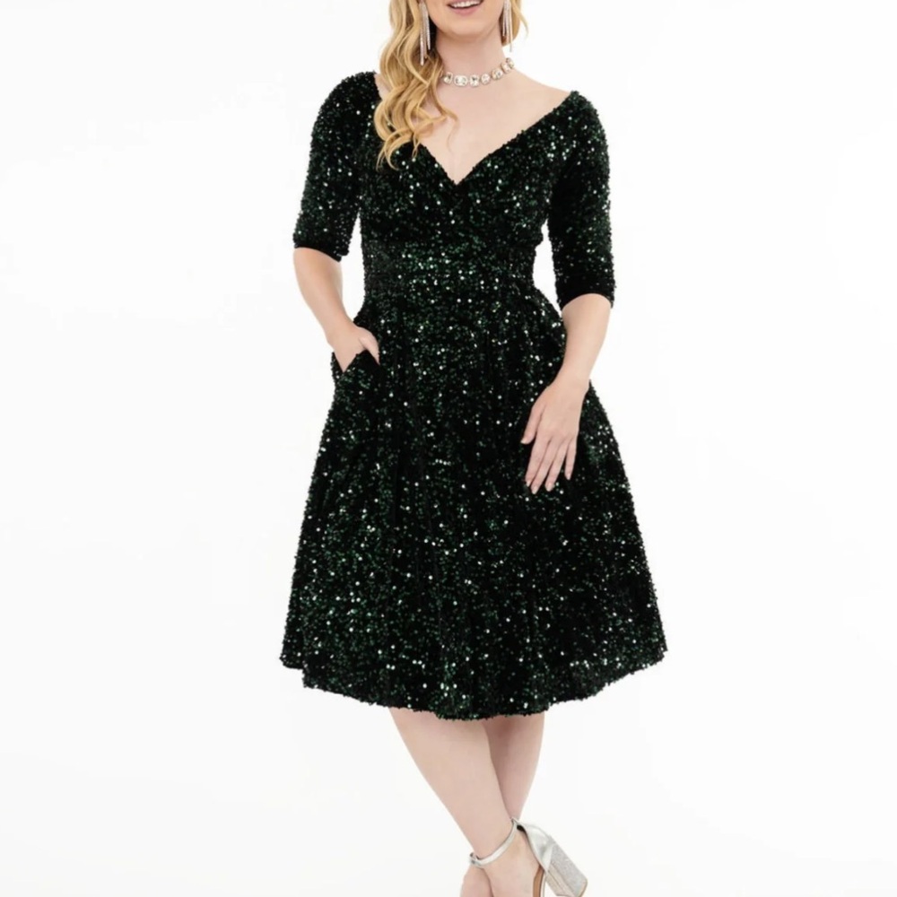 UNIQUE VINTAGE EMERALD GREEN SEQUIN SWING DRESS SZ LG 10/12 NWTS